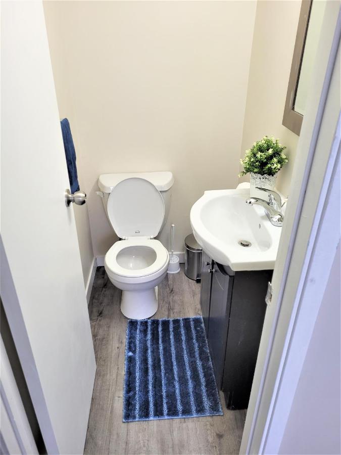 Cozy 4 Bedroom Townhouse - Peaceful Feel Of Home 温尼伯 外观 照片