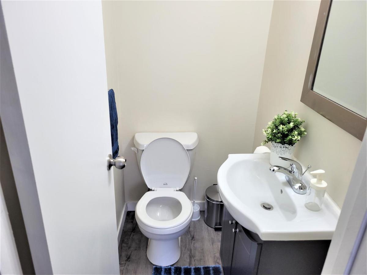 Cozy 4 Bedroom Townhouse - Peaceful Feel Of Home 温尼伯 外观 照片