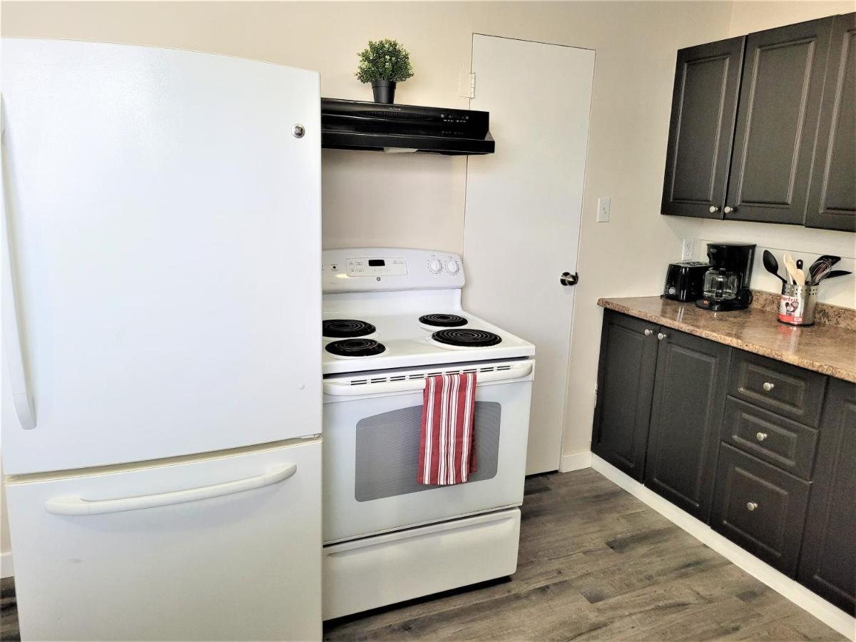 Cozy 4 Bedroom Townhouse - Peaceful Feel Of Home 温尼伯 外观 照片